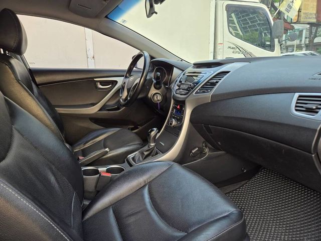 HYUNDAI現代 ELANTRA  第7張相片