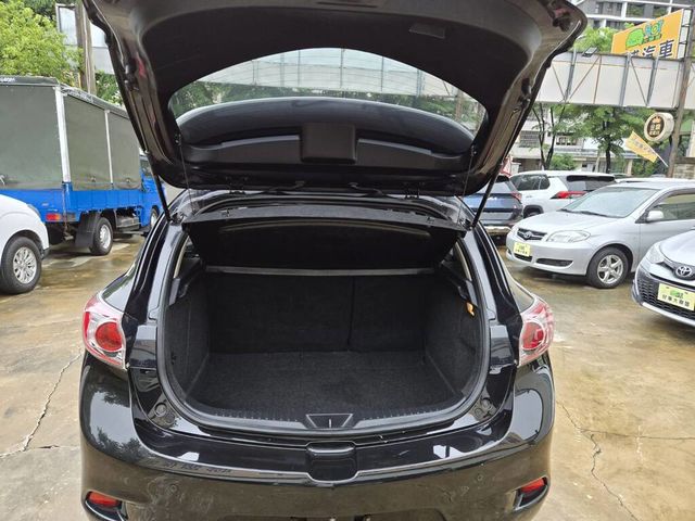 MAZDA馬自達 MAZDA 3  第10張相片