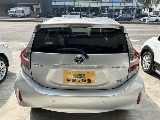 TOYOTA豐田 PRIUS C  第4張相片