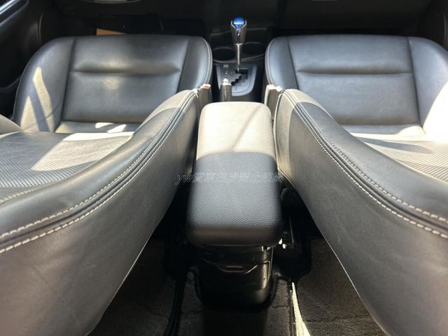 TOYOTA豐田 PRIUS C  第12張相片