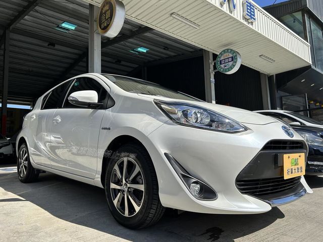 TOYOTA豐田 PRIUS C  第18張相片