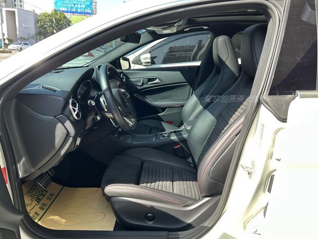 M-BENZ賓士 CLA250  第6張相片