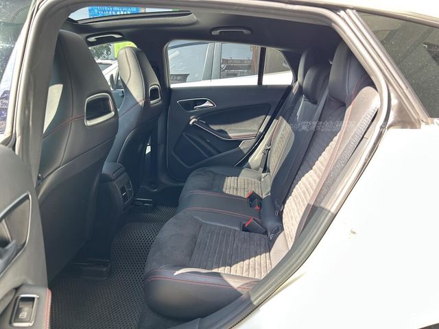 M-BENZ賓士 CLA250  第7張相片