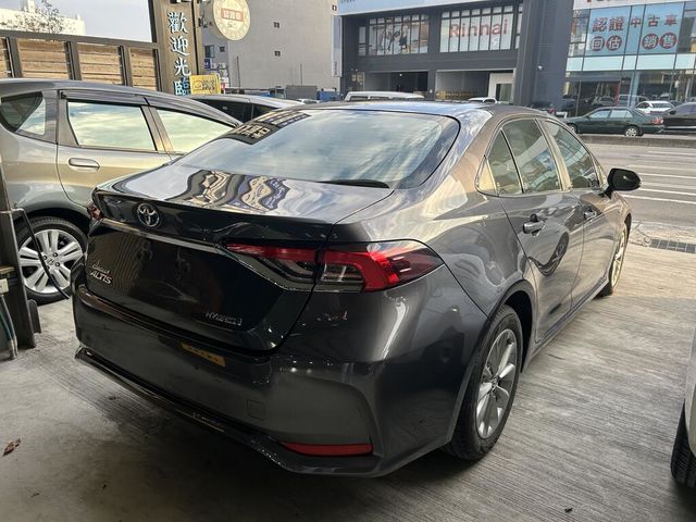 TOYOTA豐田 COROLLA ALTIS HYBRID  第2張相片