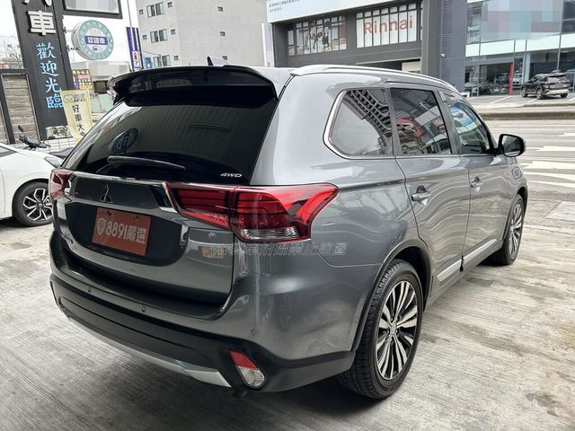 MITSUBISHI三菱 OUTLANDER  第3張相片