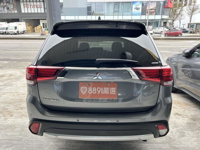 MITSUBISHI三菱 OUTLANDER  第7張相片