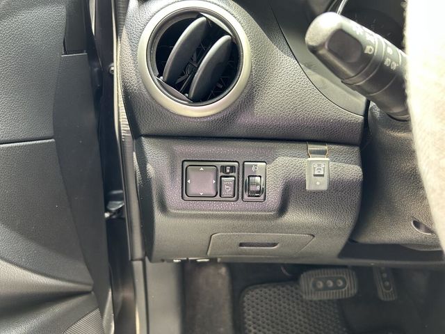 NISSAN日產 LIVINA  第7張相片