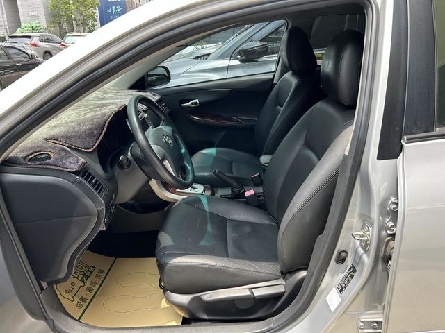 TOYOTA豐田 ALTIS  第5張相片