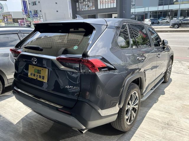 TOYOTA豐田 RAV4  第2張相片