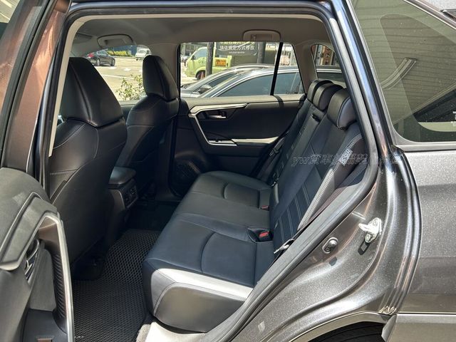 TOYOTA豐田 RAV4  第7張相片