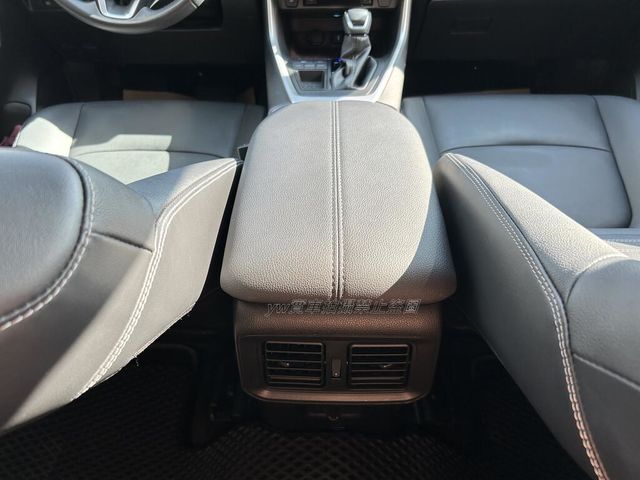 TOYOTA豐田 RAV4  第12張相片
