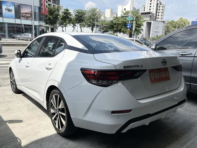 NISSAN日產 SENTRA  第16張相片