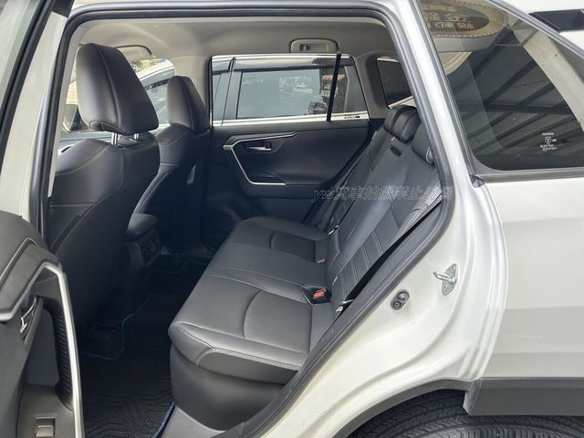 TOYOTA豐田 RAV4  第7張相片