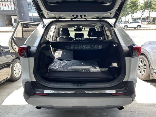 TOYOTA豐田 RAV4  第16張相片