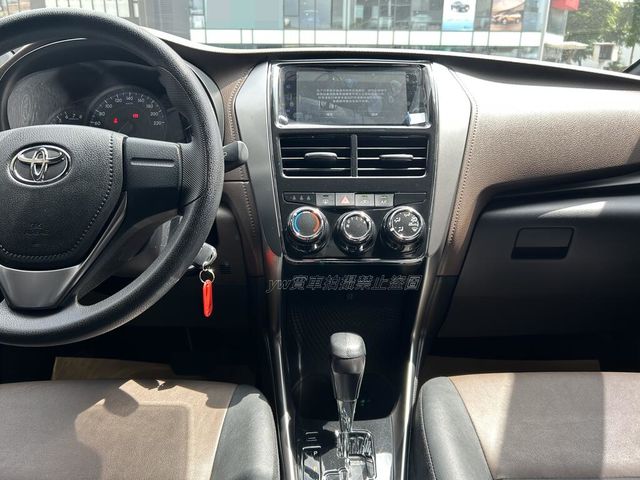 TOYOTA豐田 YARIS CROSSOVER  第10張相片