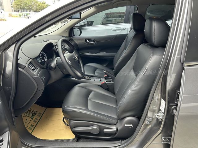 NISSAN日產 TIIDA  第6張相片