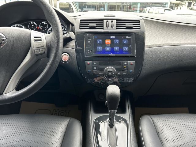 NISSAN日產 TIIDA  第10張相片