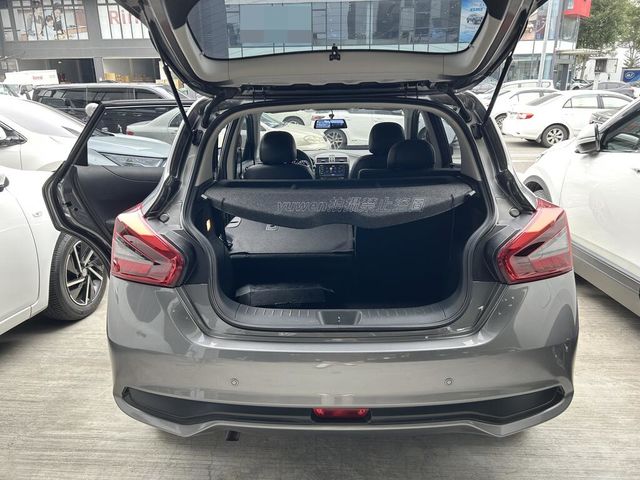 NISSAN日產 TIIDA  第16張相片