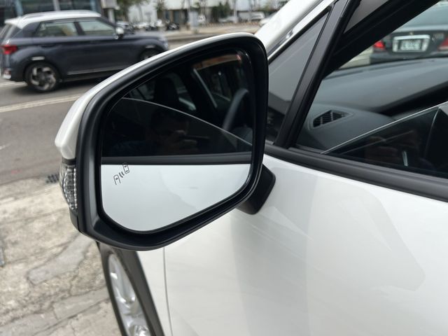 TOYOTA豐田 COROLLA CROSS HYBRID  第17張相片