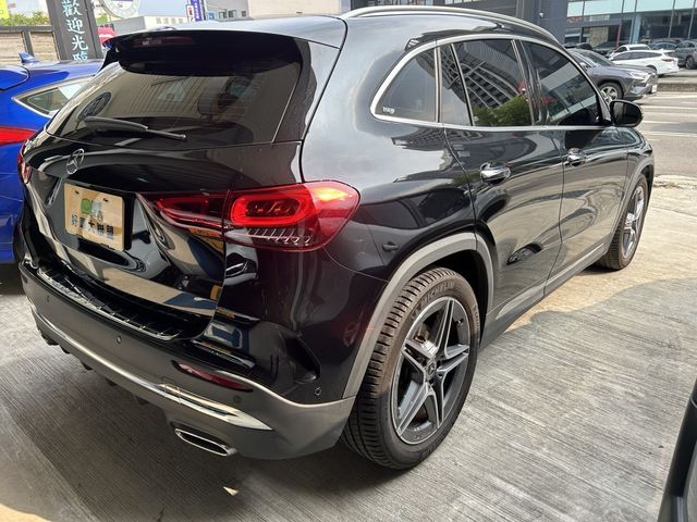 M-BENZ賓士 GLA200  第3張相片