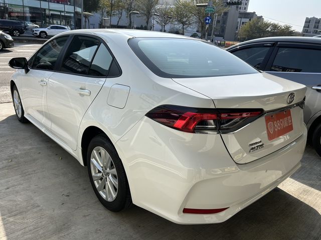 TOYOTA豐田 ALTIS  第3張相片