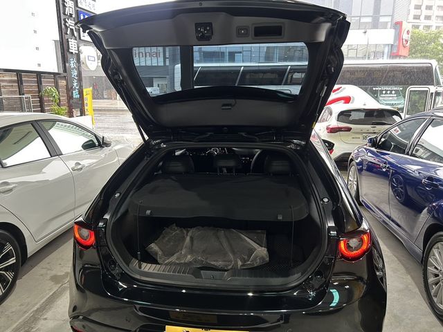MAZDA馬自達 MAZDA 3  第13張相片