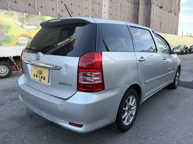 TOYOTA豐田 WISH  第3張相片