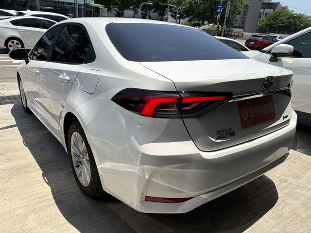 TOYOTA豐田 COROLLA ALTIS HYBRID  第4張相片