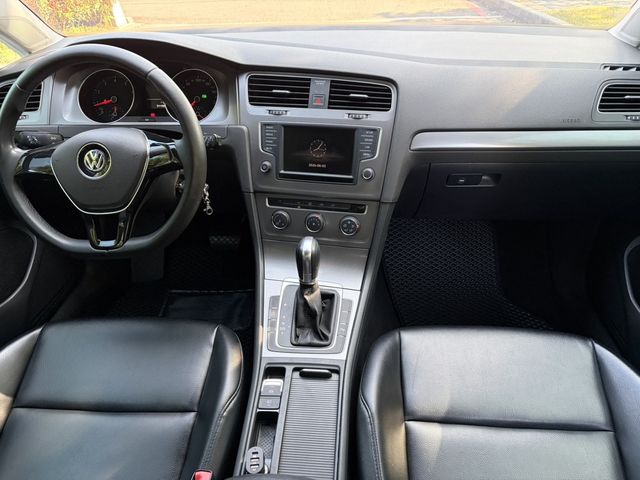 VOLKSWAGEN福斯 GOLF  第8張相片
