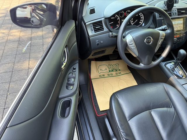 NISSAN日產 TIIDA  第9張相片