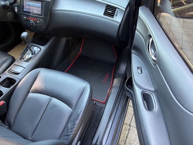NISSAN日產 TIIDA  第12張相片