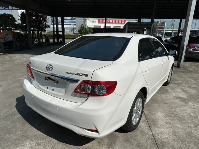 TOYOTA豐田 ALTIS  第2張相片