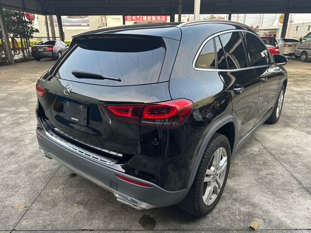 M-BENZ賓士 GLA250  第2張相片