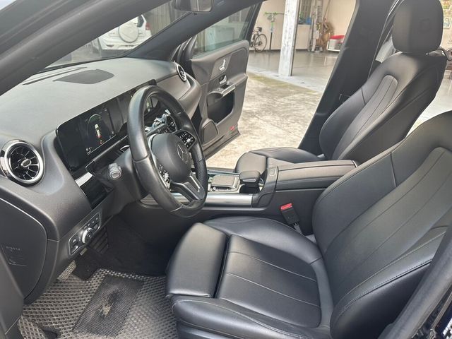 M-BENZ賓士 GLA250  第5張相片