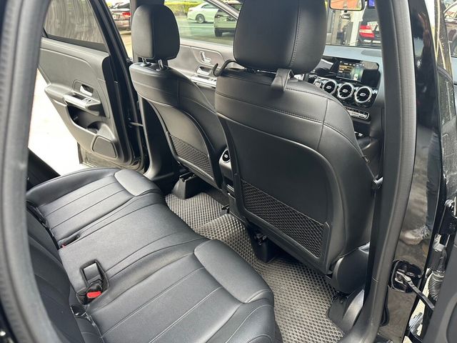 M-BENZ賓士 GLA250  第9張相片