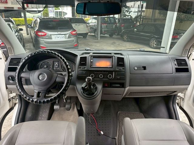 VOLKSWAGEN福斯 T5 CARAVELLE  第5張相片