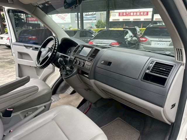 VOLKSWAGEN福斯 T5 CARAVELLE  第11張相片
