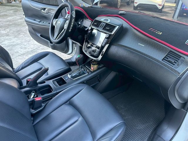 NISSAN日產 TIIDA  第11張相片