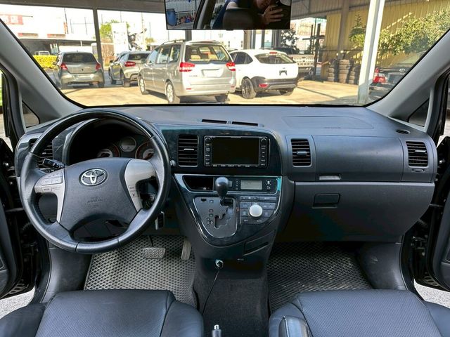 TOYOTA豐田 WISH  第5張相片