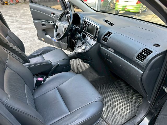 TOYOTA豐田 WISH  第8張相片