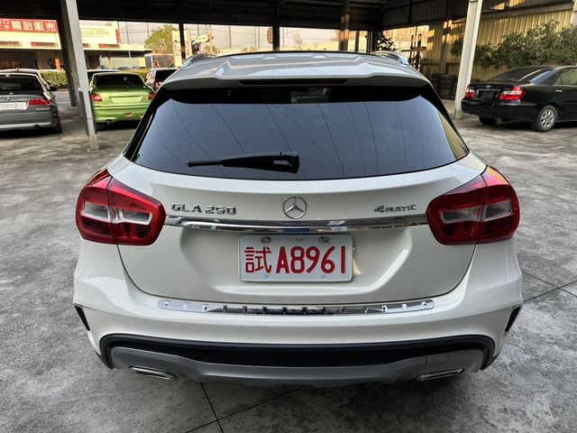 M-BENZ賓士 GLA250  第4張相片