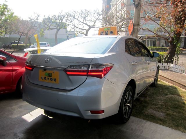 TOYOTA豐田 ALTIS  第2張相片