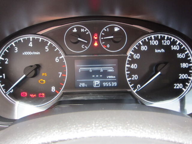 NISSAN日產 TIIDA  第5張相片