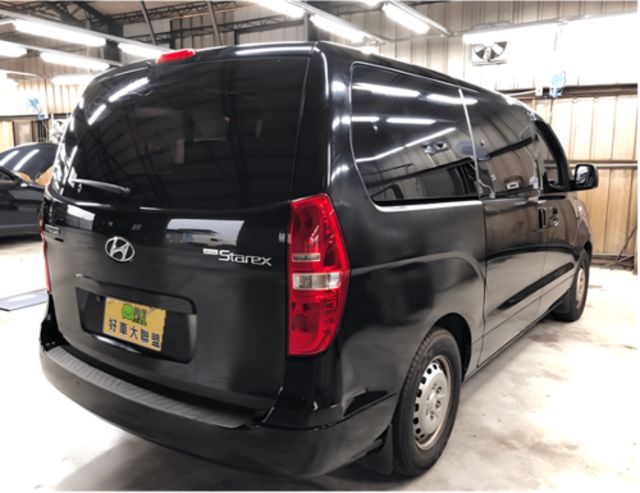 HYUNDAI現代 STAREX  第2張相片