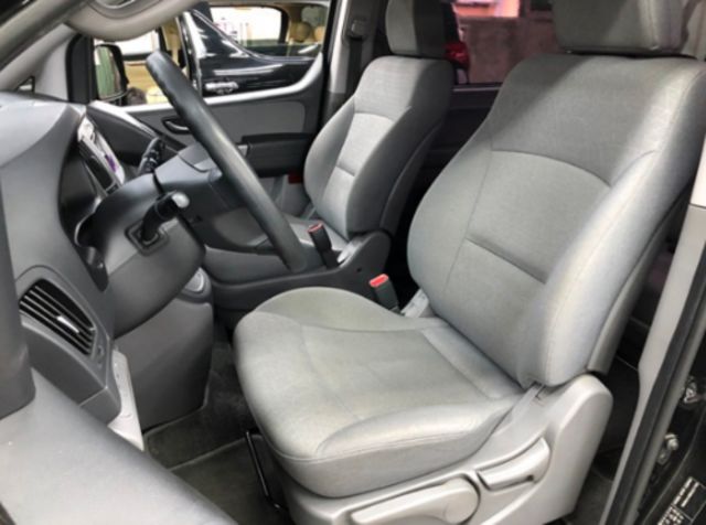 HYUNDAI現代 STAREX  第3張相片