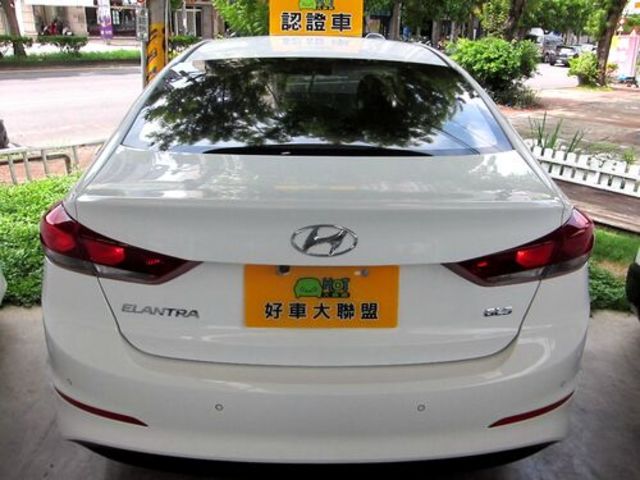 Hyundai 現代 ELANTRA  第4張相片