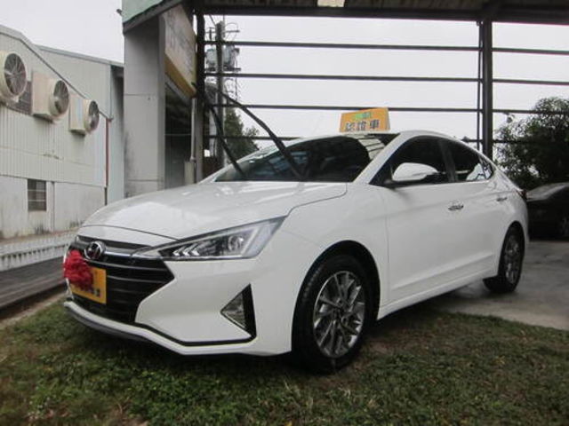 HYUNDAI現代 ELANTRA  第1張相片