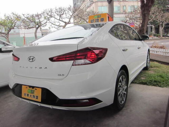 HYUNDAI現代 ELANTRA  第2張相片