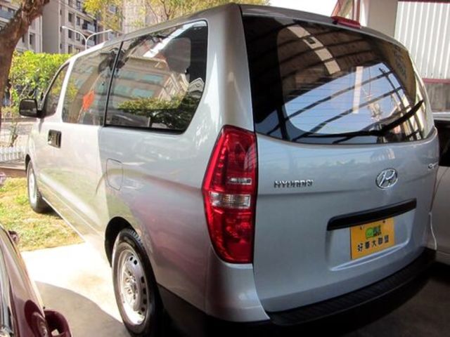 HYUNDAI現代 STAREX  第5張相片
