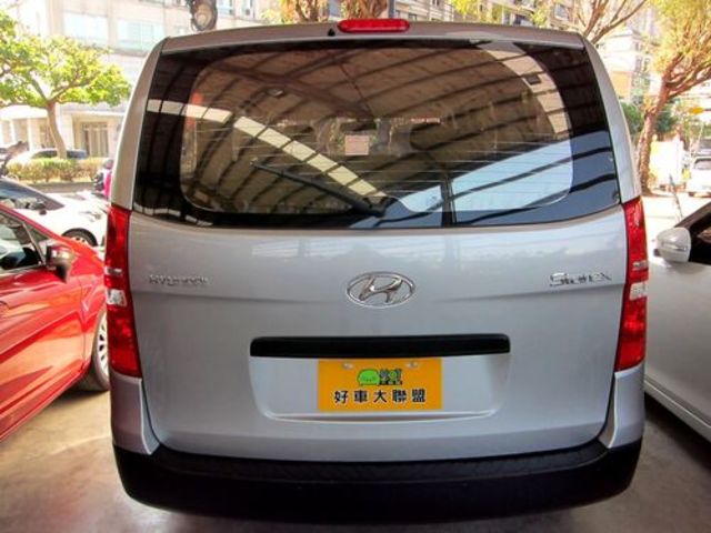 HYUNDAI現代 STAREX  第6張相片